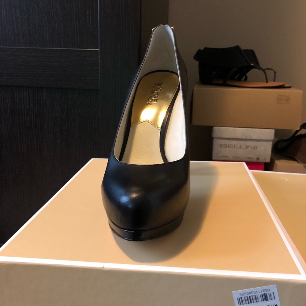 Michael Kors Hamilton Pump